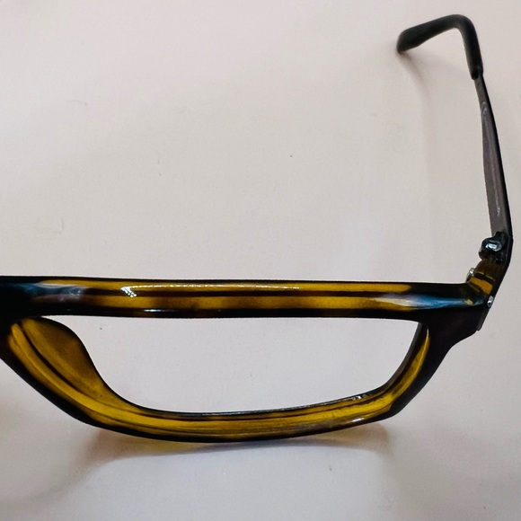 Gucci GG1588/S - QZUEJ / OPTYL Size:56-14-120mm / Frames Only / Refurbished/Mint